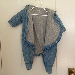 Baby Gap Suite size 3-6 months